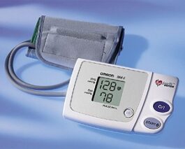 מד לחץ דם דיגיטאלי לזרוע: OMRON-M41